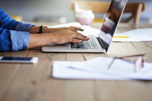 real estate agent uses email to grow business